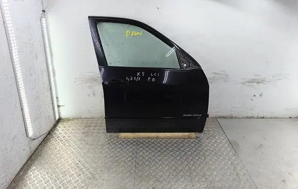 BMW X5 E70 Front door 41517211424