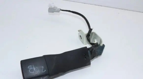 Lexus CT 200H Rear seatbelt buckle