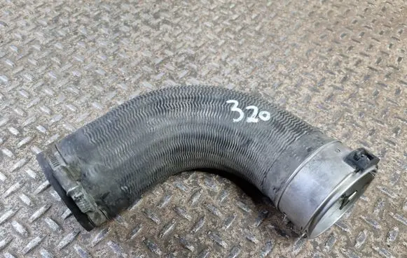 Volvo XC40 Intercooler hose/pipe 32224398
