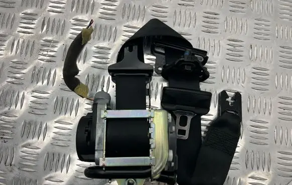Volvo V60 Front seatbelt 39818841