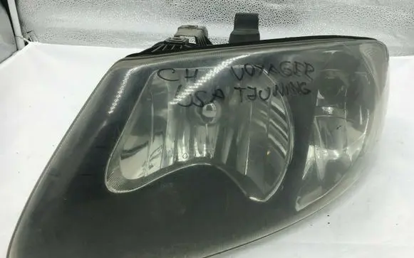 Chrysler Town & Country IV Headlight/headlamp CS090