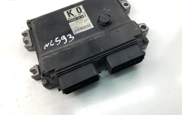 Suzuki Swift I Engine control unit/module ECU 3392062J02