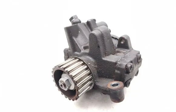 Renault Megane III Fuel injection high pressure pump 167008557R A2C53351931 H8201100115