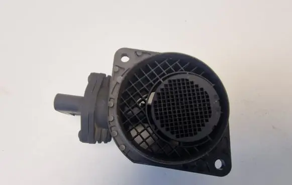Volkswagen Golf IV Mass air flow meter 038906461B