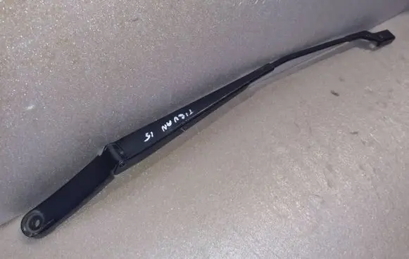 Volkswagen Tiguan Front wiper blade arm 5N1955410