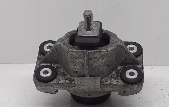Land Rover Range Rover Sport L494 Engine mount bracket