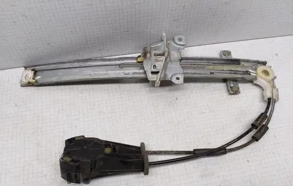 Mazda 323 F Front door manual window regulator 