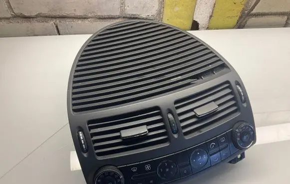 Mercedes-Benz E W211 Climate control unit 2118300385 Q00070503 A2118300385
