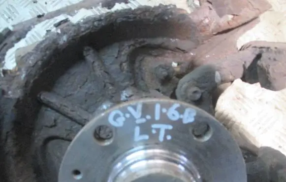 Volkswagen Golf V Rear wheel hub spindle/knuckle 