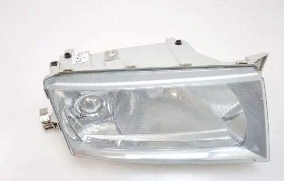 Skoda Octavia Mk1 (1U) Headlight/headlamp 1U1941018N