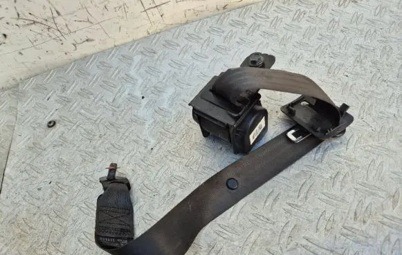 KIA Optima Rear seatbelt 898102T000VA KSR4027