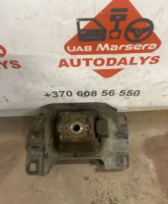Volvo V50 Engine mount bracket 3493113
