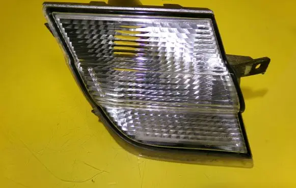 Nissan Micra Front indicator light 39027936
