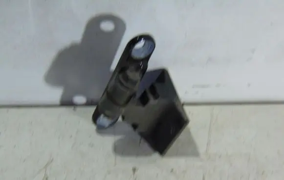 BMW 5 F10 F11 Front door lower hinge 7199576