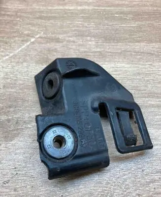Volkswagen PASSAT CC Headlight/headlamp mounting bracket 3C8805299A
