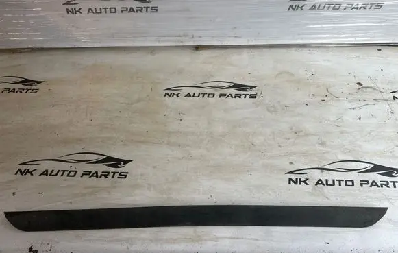 Toyota Auris E180 Front bumper splitter molding