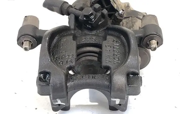 Volkswagen Golf VII Rear brake caliper