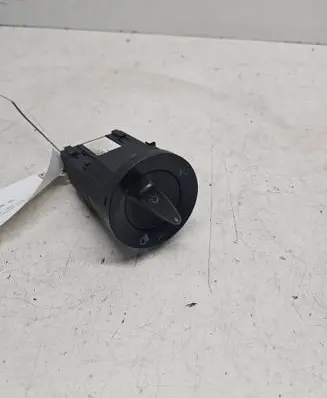 Volkswagen Golf IV Light switch