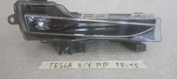 Tesla Model 3 Front fog light 162479800A 10202022 DC522293A00168