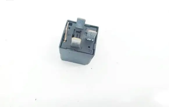 Mercedes-Benz A W176 Other relay A0009828223 4RA00779151