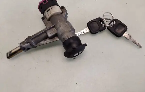 Audi 80 90 B3 Ignition lock 893905851D
