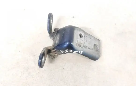 Ford Mondeo Mk III Rear door lower hinge 93bbf26807al 93bb-f26807-al