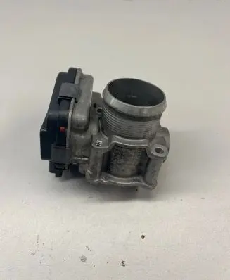 Peugeot 3008 I Throttle valve 28275019 290513