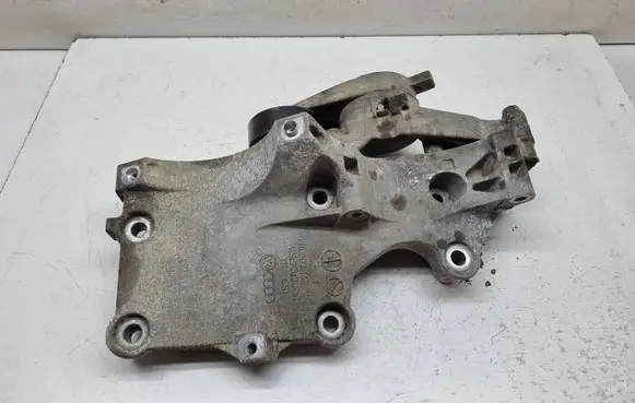 Volkswagen PASSAT B6 Generator/alternator bracket 038903143AF