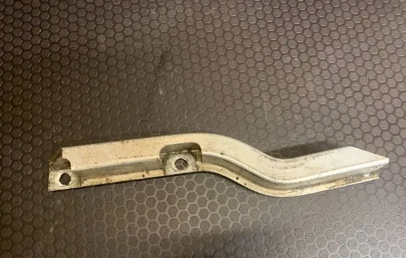 BMW 5 F10 F11 Radiator mount bracket 7575263 768311902