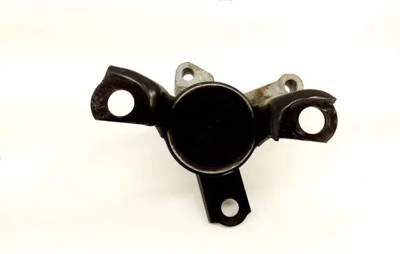 Ford B-MAX Engine mount bracket
