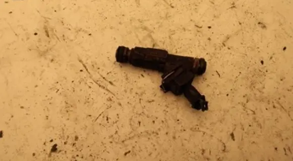 Volvo S80 Fuel injector 9186340