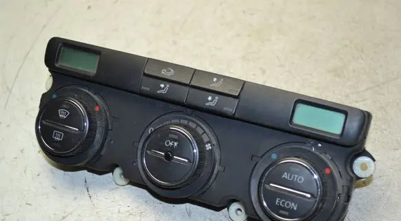 Volkswagen Touran I Climate control unit 