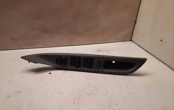 Mazda 6 Electric window control switch GJ6A684L6