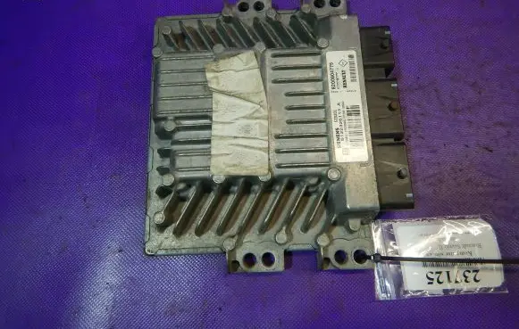 Renault Scenic II - Grand scenic II Engine control unit/module ECU 8200804775