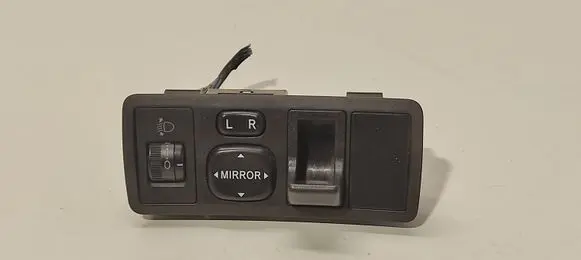 Toyota Corolla Verso E121 Wing mirror switch 183574 5553919 32010