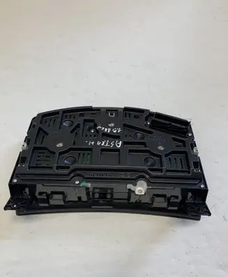 Opel Zafira B Speedometer (instrument cluster) 13225966