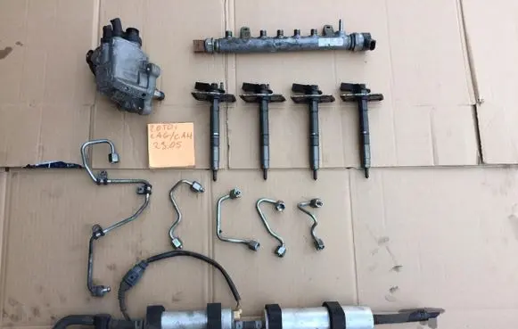 Audi A4 S4 B8 8K Fuel injector CAG