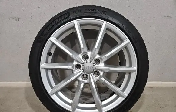 Audi TT TTS RS Mk3 8S R18 alloy rim 8S0601025C