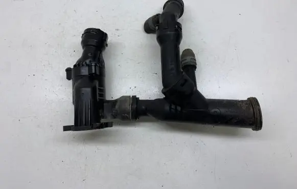 Audi A4 S4 B9 Engine coolant pipe/hose 04L121111H 04L121026R