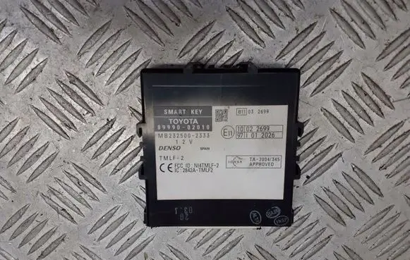 Toyota Auris 150 Door central lock control unit/module 89990-02010
