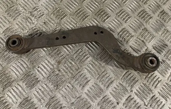 Toyota RAV 4 (XA40) Rear control arm