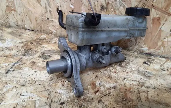 Renault Megane III Master brake cylinder 460910009RA