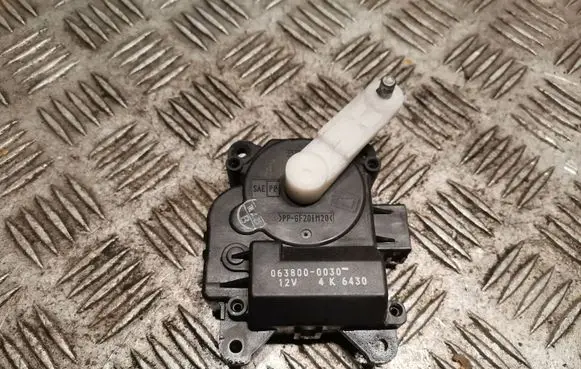 Subaru Legacy Intake manifold valve actuator/motor 0638000030