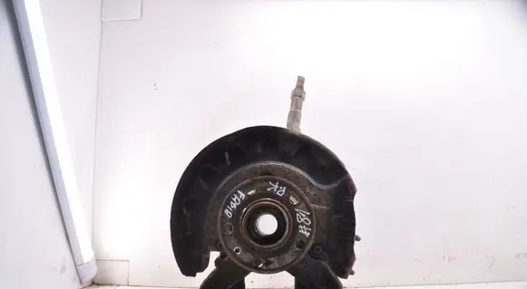 Front wheel hub