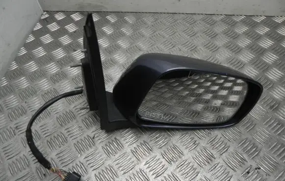 Nissan Navara D40 Front door electric wing mirror 212876104