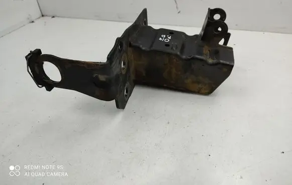 Audi Q7 4L Front bumper mounting bracket 4L0807134A