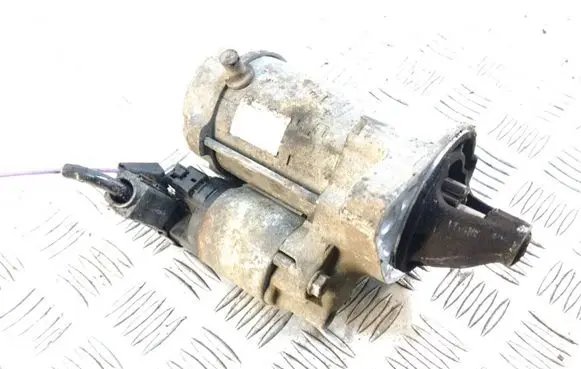 Toyota Yaris Starter motor 281000J050