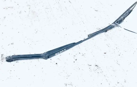 Opel Astra G Front wiper blade arm 90559554