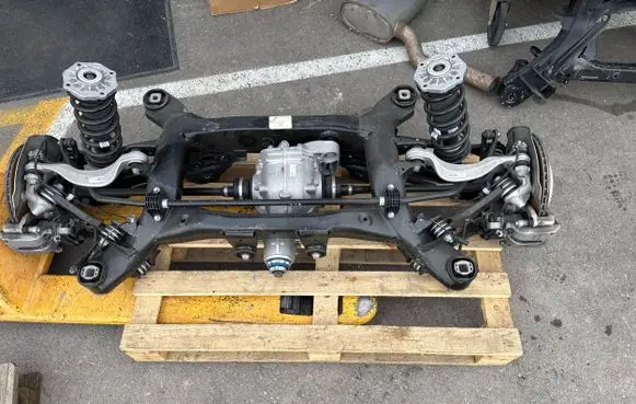BMW X3 G01 Rear axle beam with reductor 