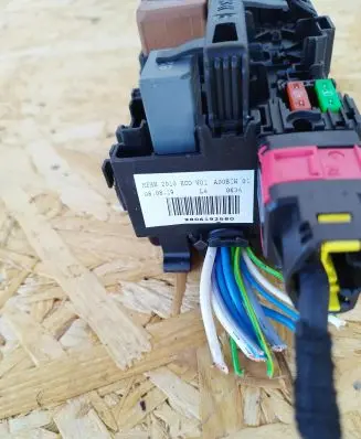 Citroen C5 Aircross Fuse module 9830813080